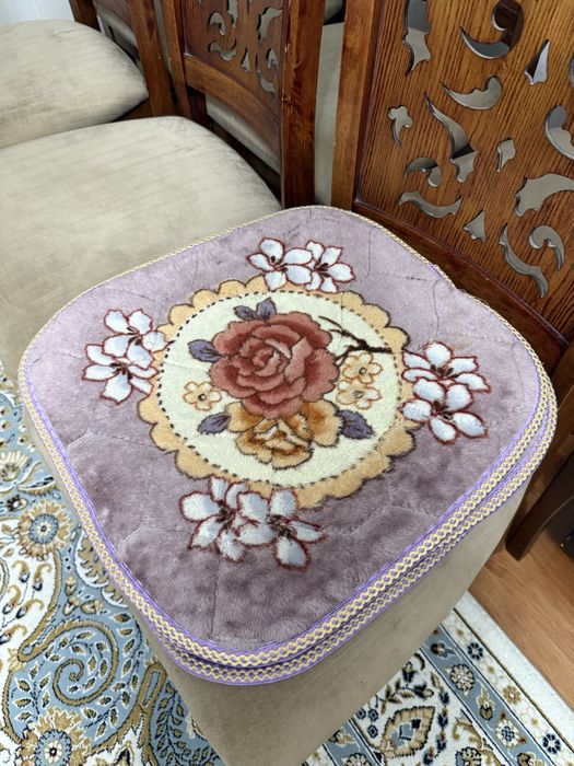 Стол и стулья сатылады