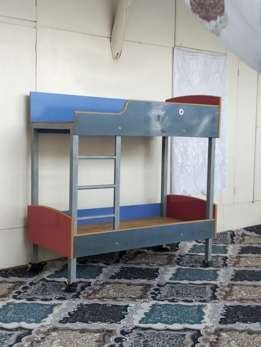 2 qavatli kravat b/u sotiladi.