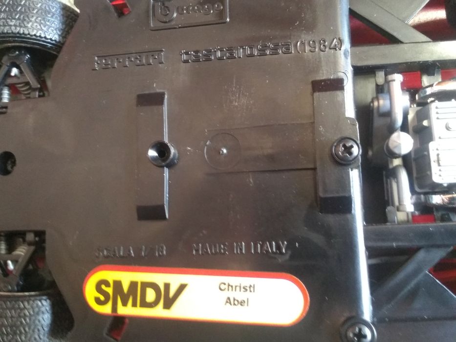 Ferrari Testarossa 1/18