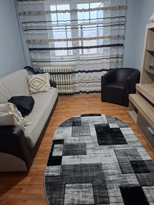 Vând apartament cu două camere