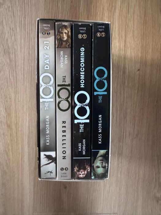 Carti The 100 set complet 4