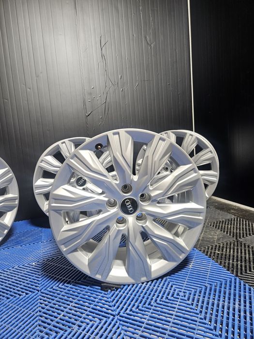 Vând jante r18 Audi  Audi 4 S4 B9