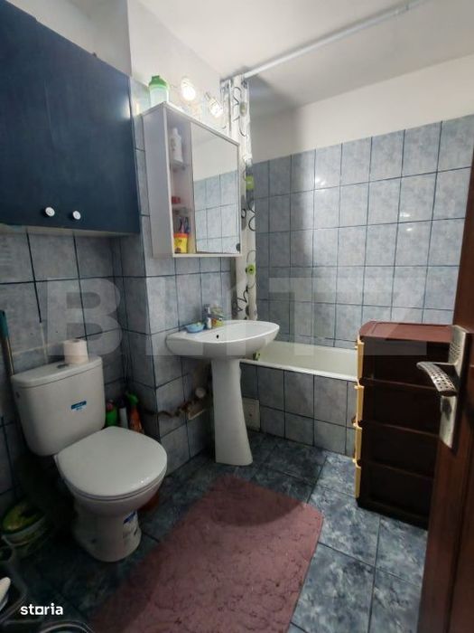 Apartament de vanzare - 4 camere - Zona Imparatul Traian