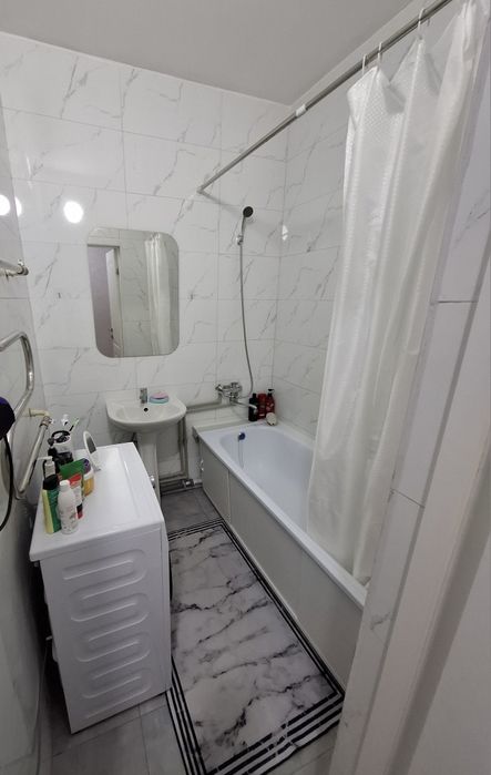 Продам 1,5ку за Драм.театром