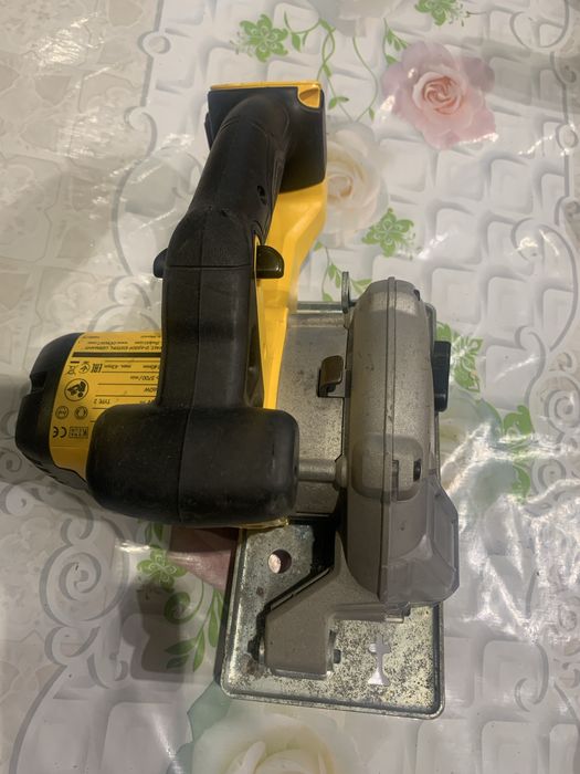 DeWALT DCS373/Акумулаторен ръчен циркуляр за метал