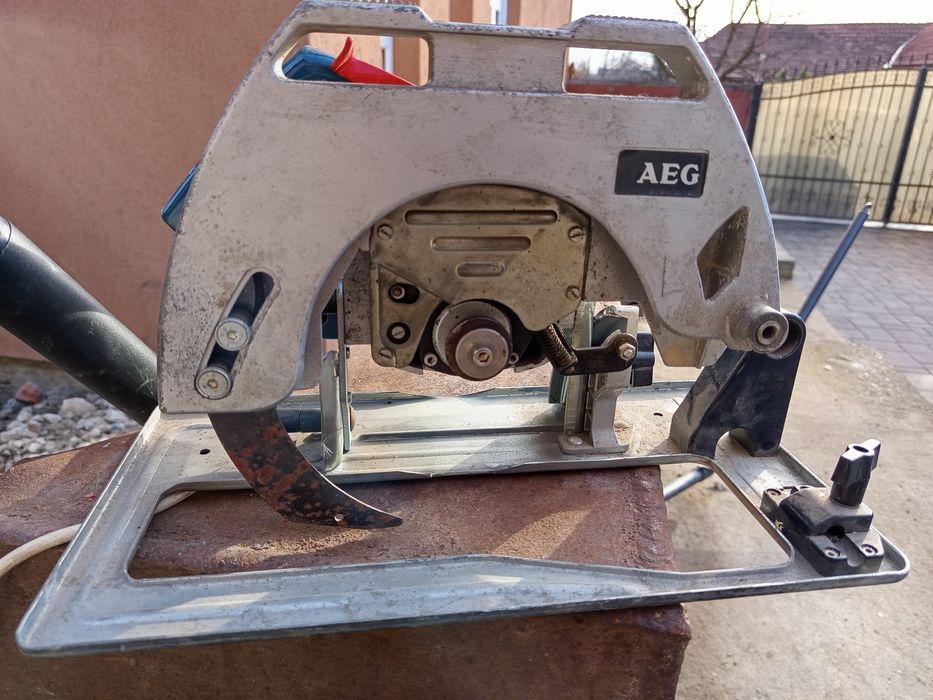 Fierăstrău circular de mina AEG