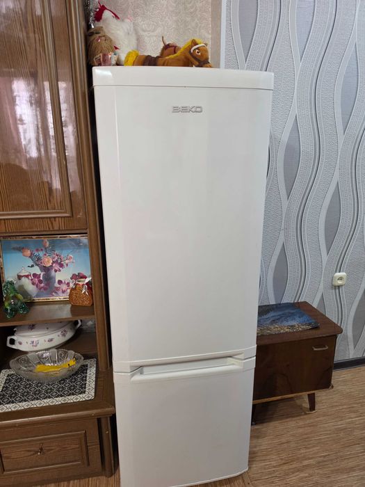 Холодильник б/у  , есть торг