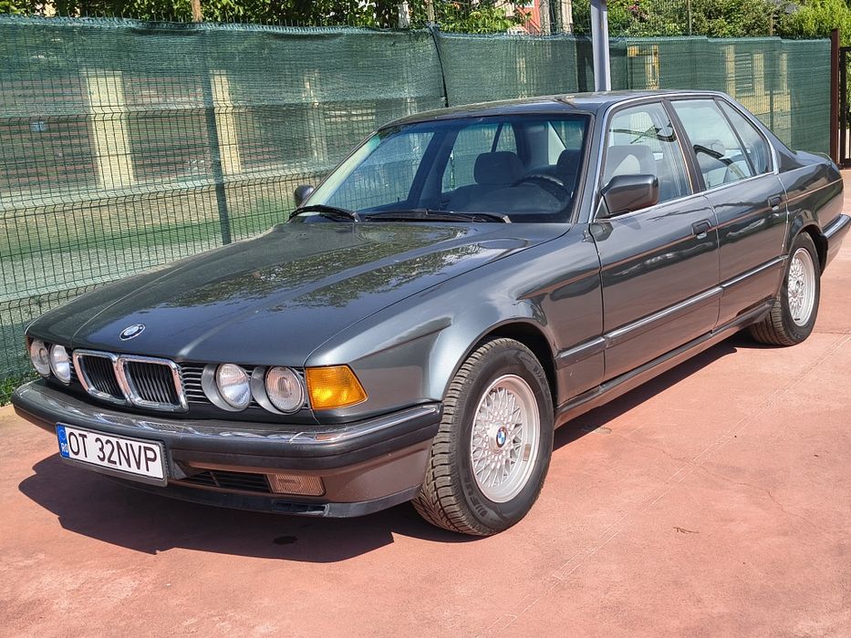 Vând BMW 750i E32 V12.. ISTORIC