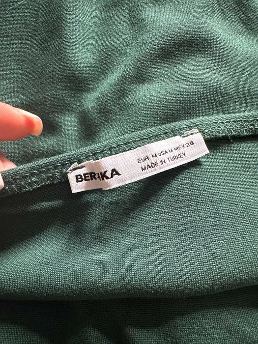 Дамски топ Bershka - размер S/М
