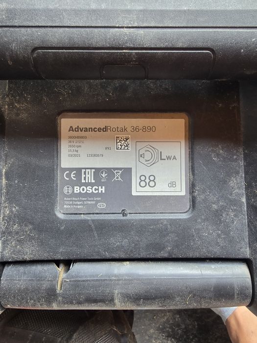 Acumulatori si incarcatoare bosch 36v si Milwaukee  18v  5.5ah