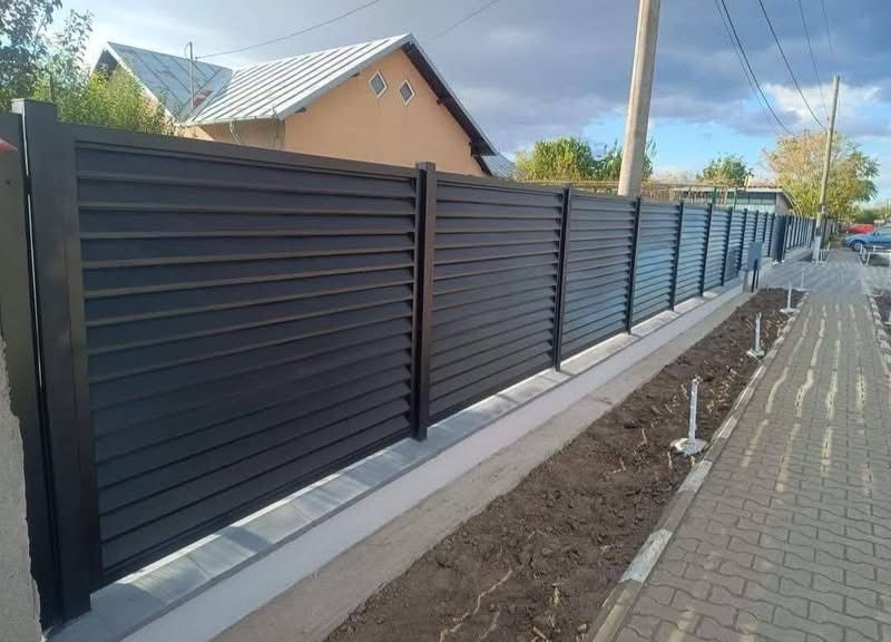 Construim garduri și porți