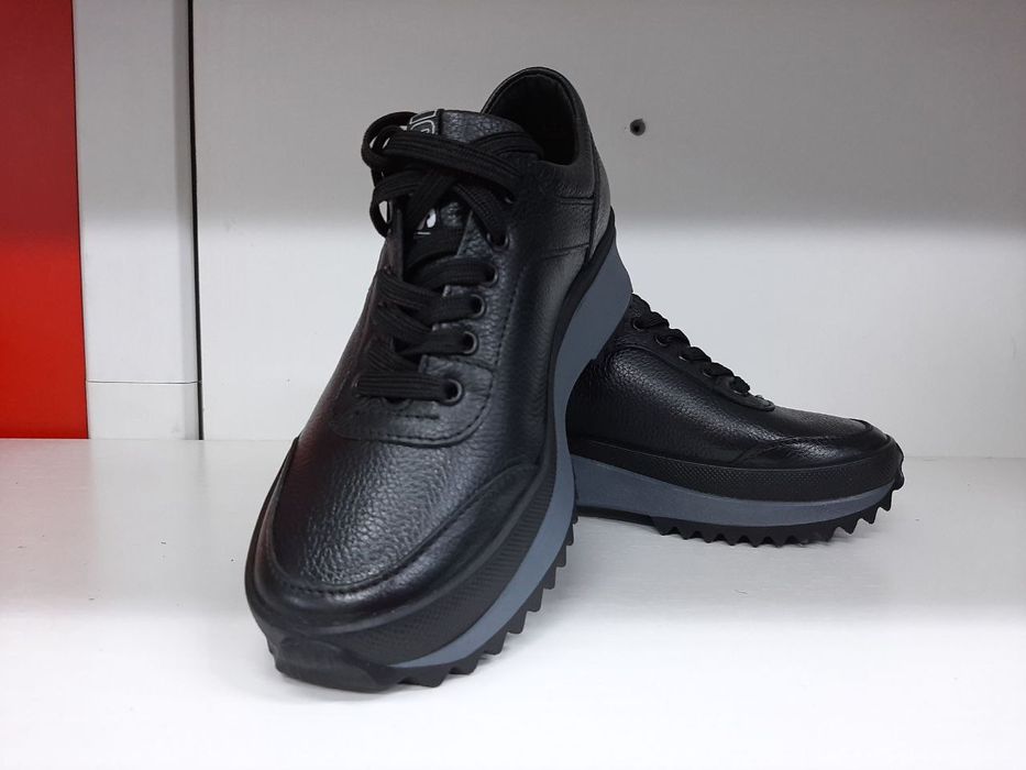 Кроссовки производство россия