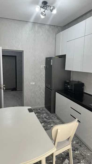 R6! Сдаётся КЛАССНАЯ квартира 2/2/5 на Карасу 1 ор-р школа №208 !