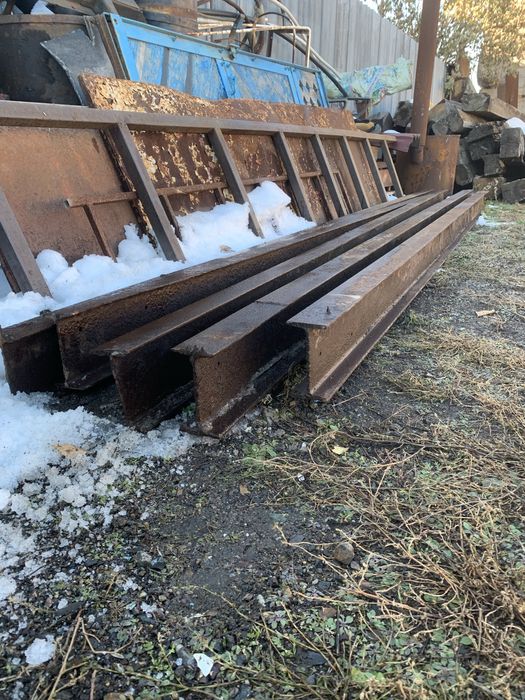 Балка двухтавровая