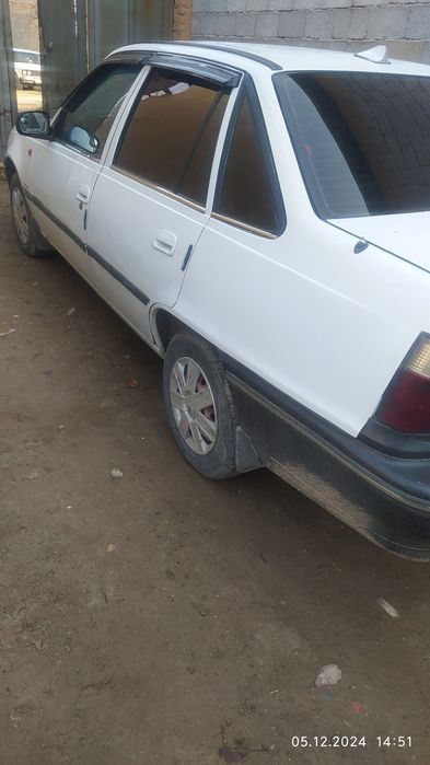 Nexia1 sotiladi. Holati yaxshi. Rangi oq