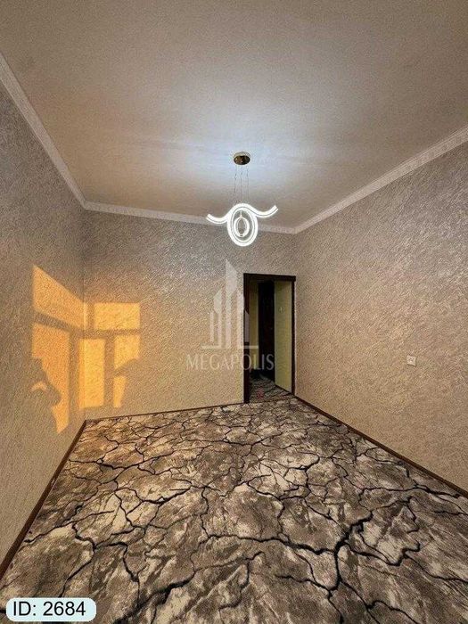 6 mikr somiy alpomish tarafda 2 xona kvartira sotiladi №2684