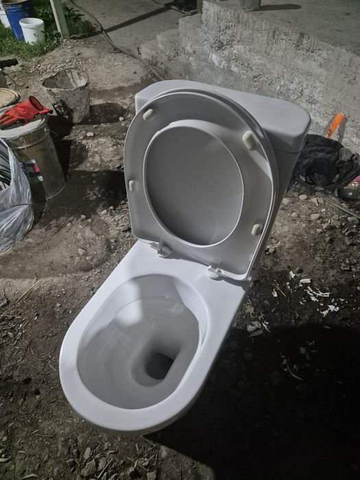 Унитаз белый б/у