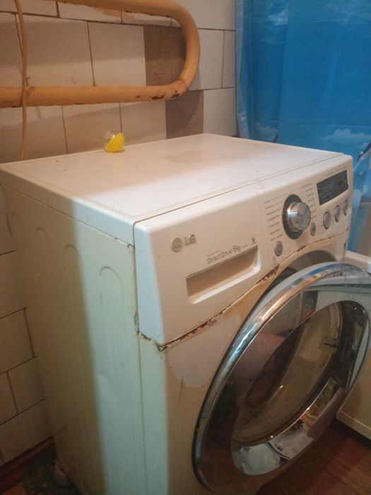 Продам машину LG