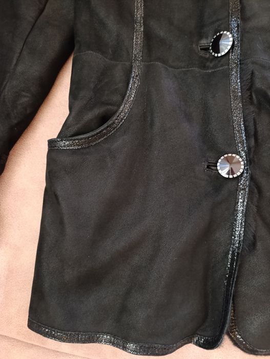 Палто от естествена кожа и сребърна лисица на качулката