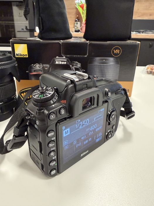 Nikon D7500 + obiective 18-200, 50mm, 17-50 f2.8