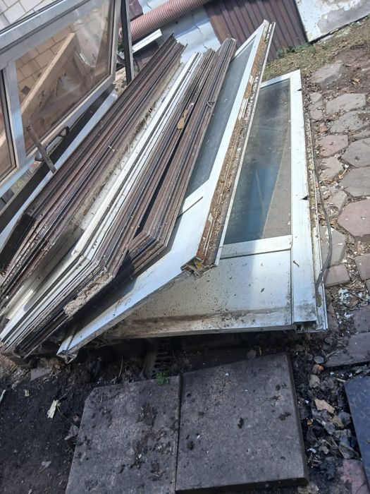 Продам рамы оконные и дверные