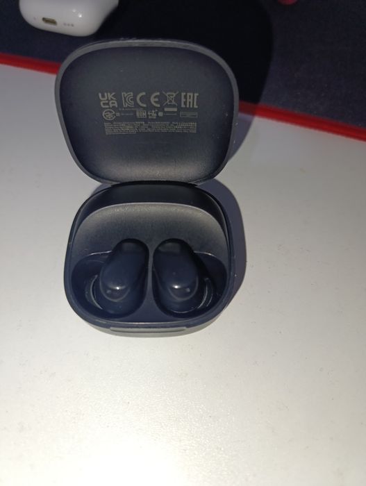 Продам безпроводные наушники