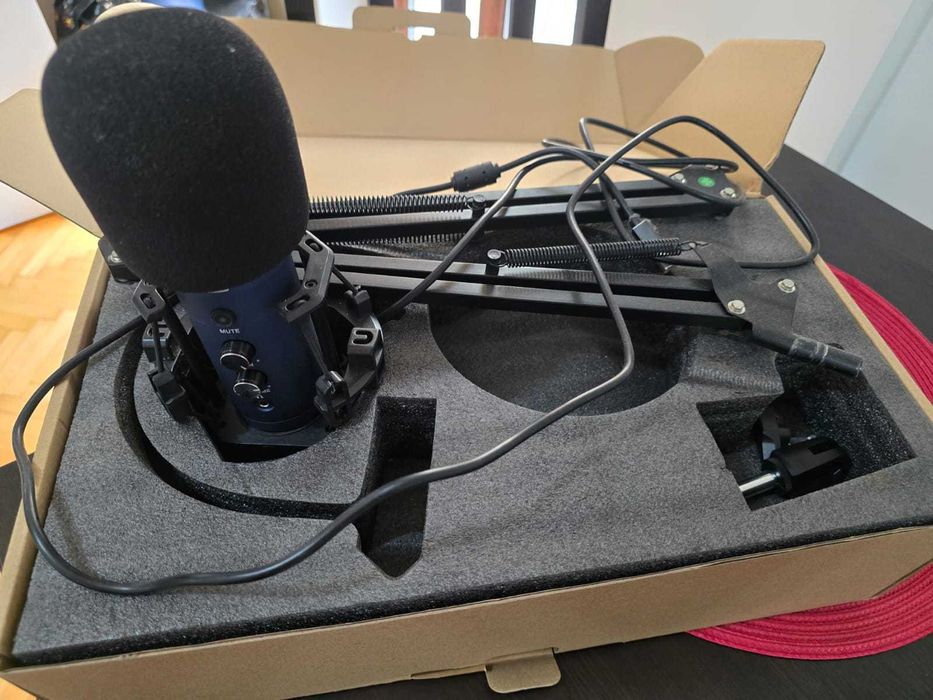 Microfon NLL de steaming/inregistrari etc + toate accesoriile