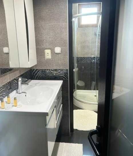 Дава се под наем Едностаен апартамент в София, Изгрев - 40 кв.м за 430 € - Снимка #1