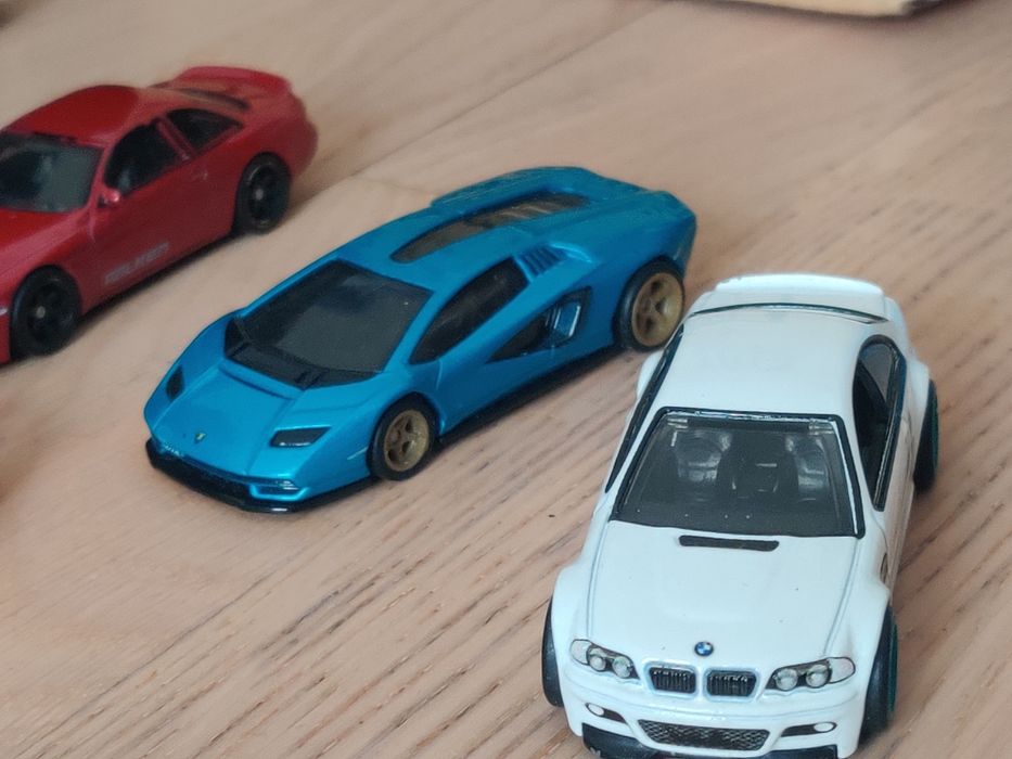 Продам Hot wheels