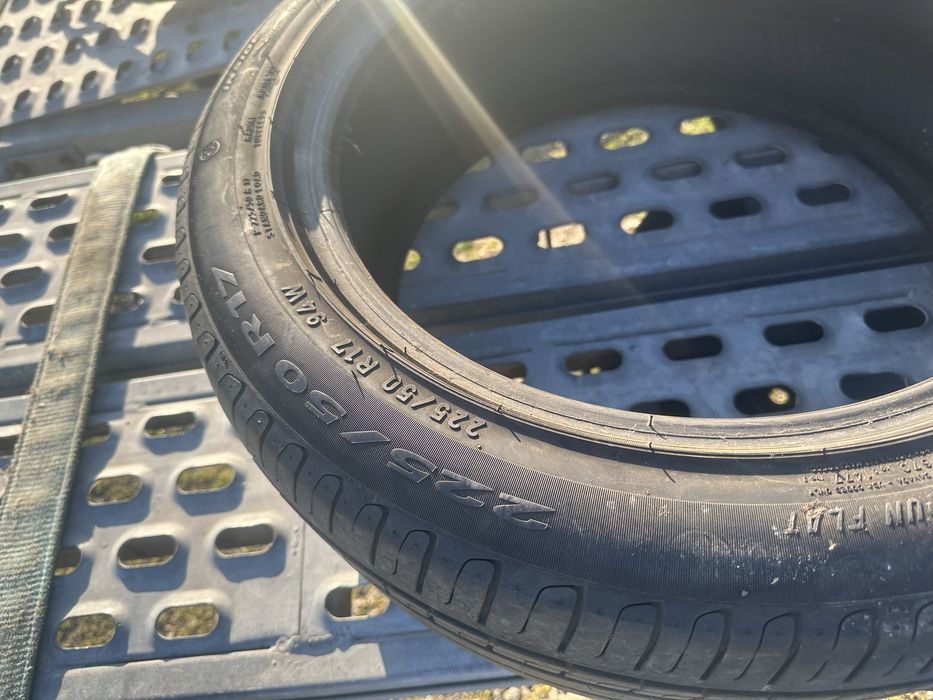 R17 225/50 Pirelli runflat 2 бр. летни
