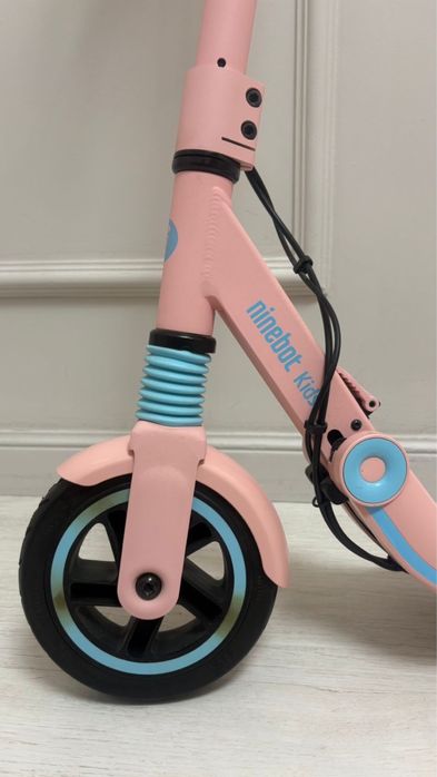 Продам электро самакат Nenebot kids новый