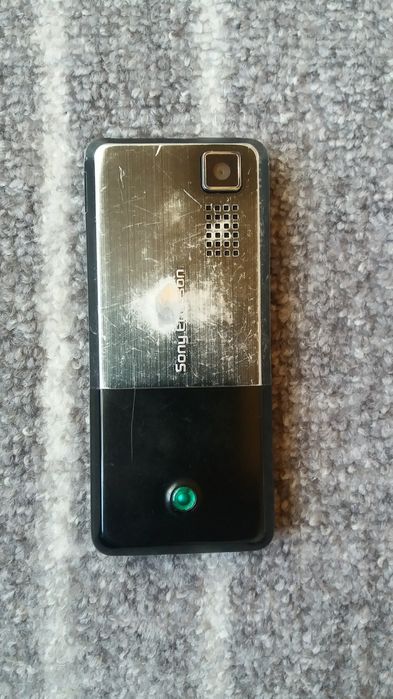 Телефон Sony Ericsson