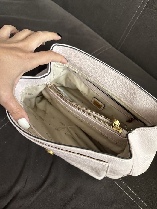 Чанта Guess в цвят пудра