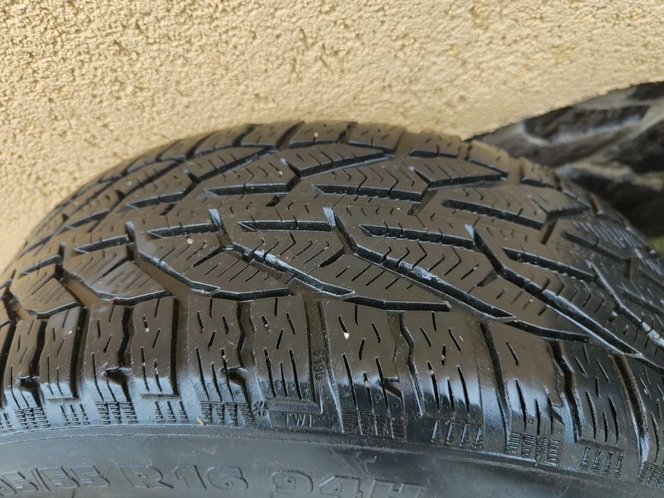 Vând jante aluminiu+cauciucuri 205/55/16