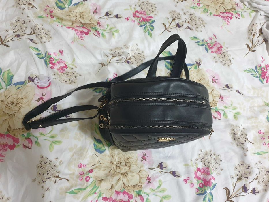 Geanta foarte putin folosita