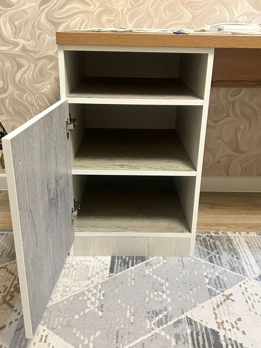 Продам стол письменный