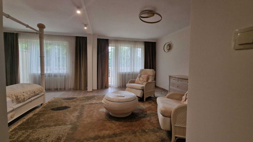 Дава се под наем Къща в София, Манастирски ливади - 300 кв.м за 3350 € - Снимка #1