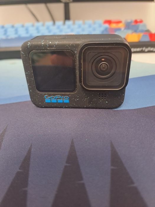 Go pro hero 12 cu accesorii si 2 baterii