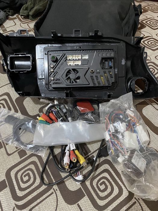 Хайлюкс магнитола