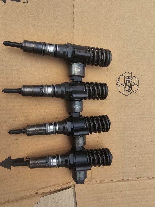Injector injectoare VW 2.0 BKD 03G130073G