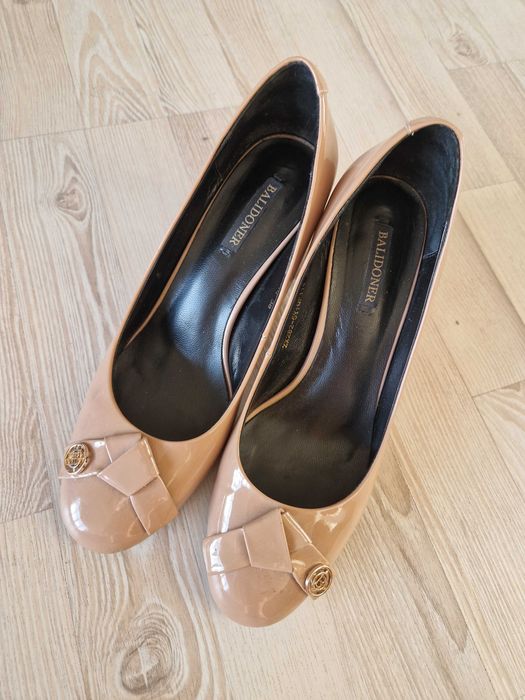 Продам туфли женские