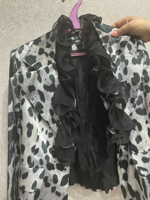 Пиджак женский .