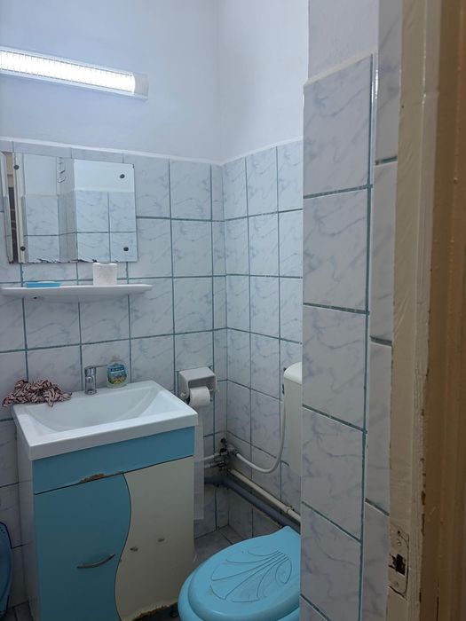 De închiriat apartament 3 camere