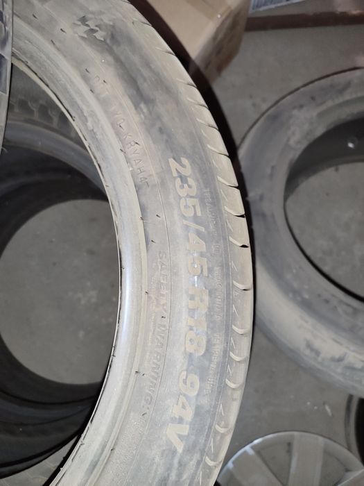 Kumho balon sotiladi 235/45/18 xolati zor