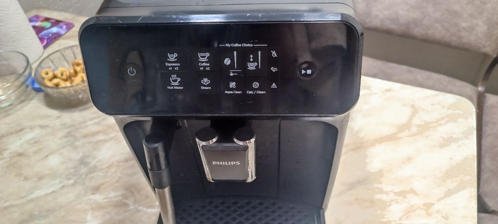 Продам кофемашину PHILIPS в идеальном состоянии.