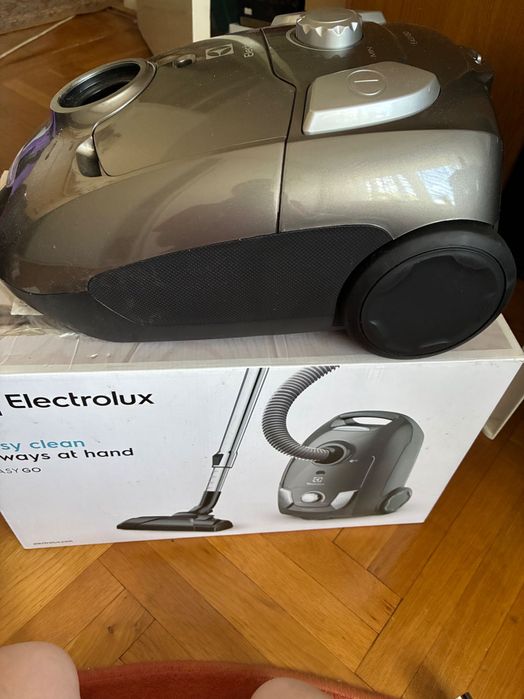 Aspirator cu sac Electrolux