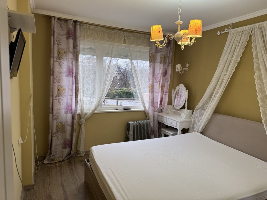 Дава се под наем Тристаен апартамент в София, Гео Милев - 110 кв.м за 1000 € - Снимка #12