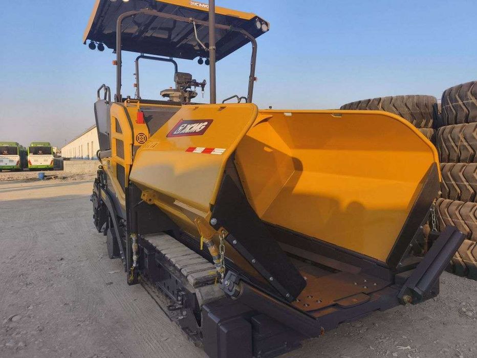 Гусеничный асфальтоукладчик RP605 XCMG