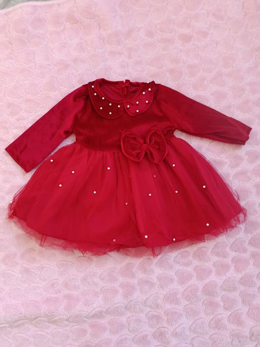 Червена бебешка рокля