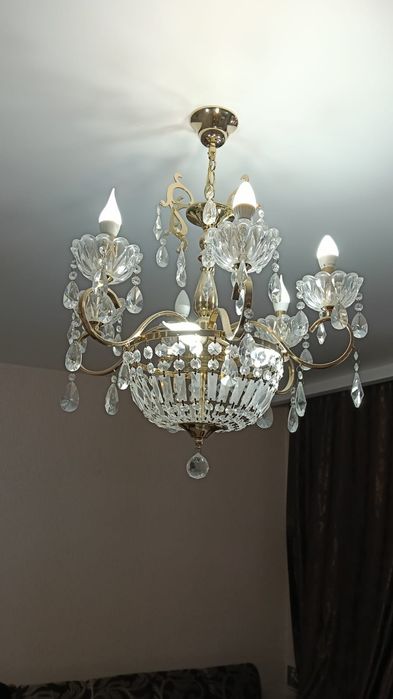 Продам люстру 9 рожков